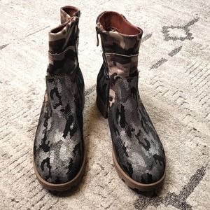 L'Artiste Camo Boot Size 39